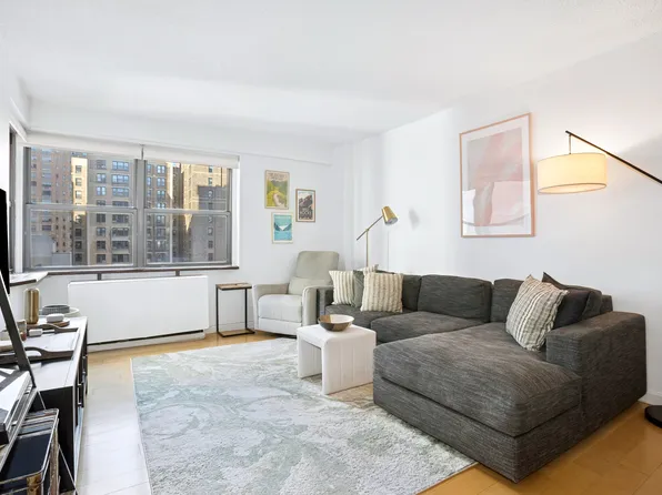 132 East 35th Street image 1 of 14