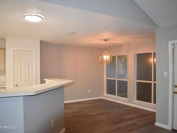 3rd image of 10444 Steeplechase Dr