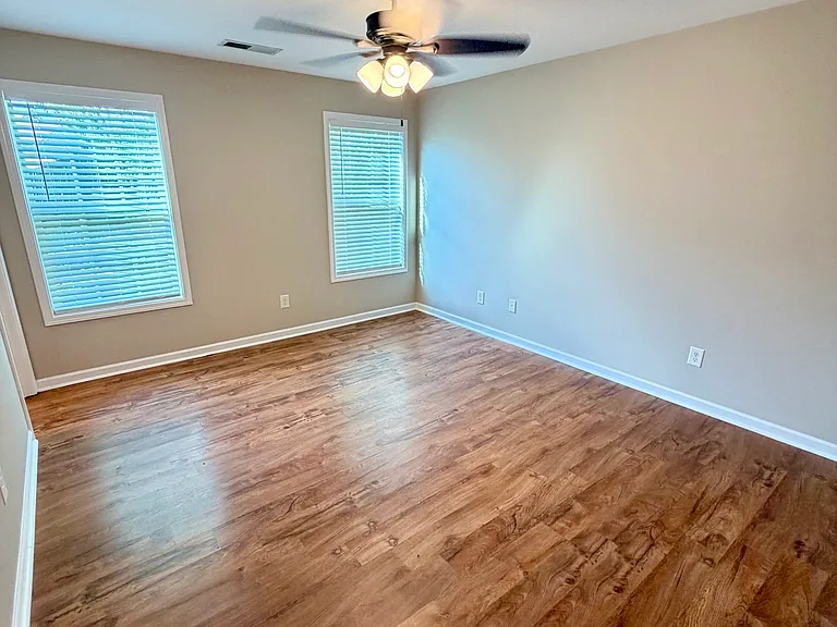 205 Shell Ct — Photo 11