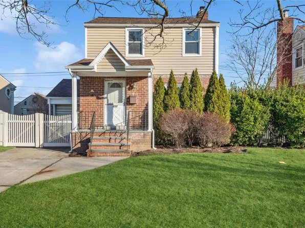 212 Norfeld Boulevard, Elmont, NY 11003