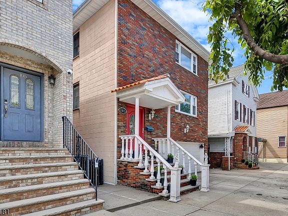 2nd image of 103 Houston St