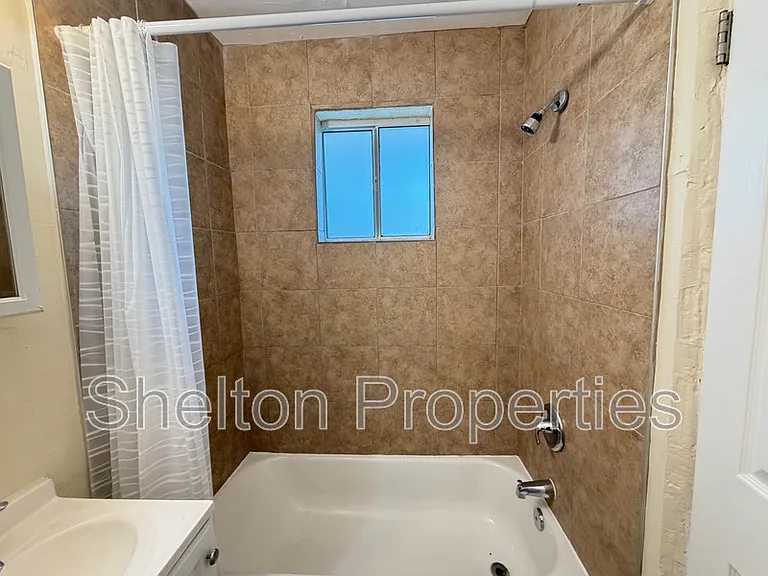 1713 N 31st Pl #1 — Photo 8
