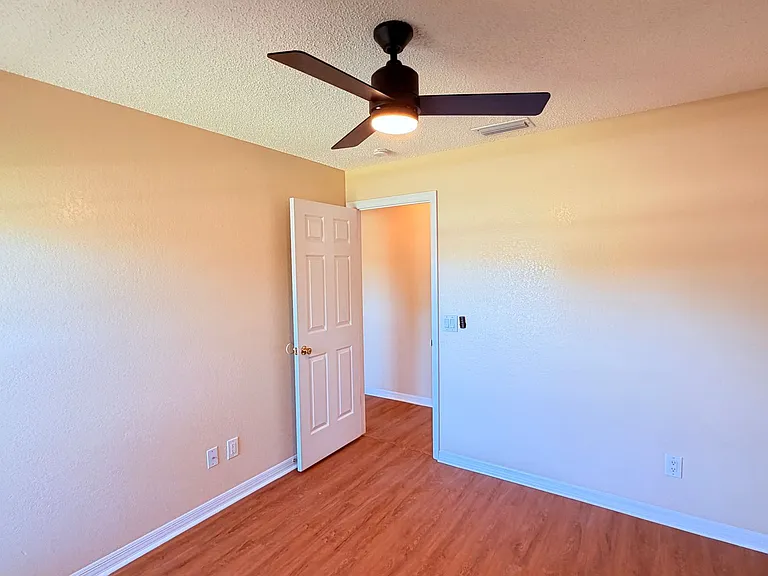 20515 Macon Pkwy — Photo 27