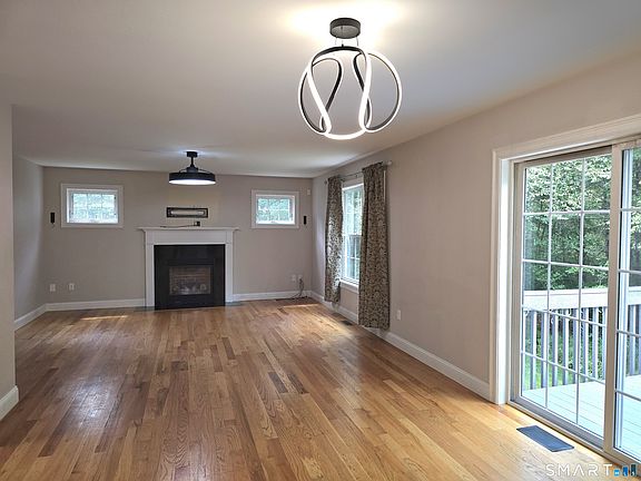 5th image of 299 Bushy Hill Rd