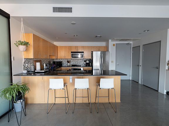 3rd image of 285 W 6th St APT 421