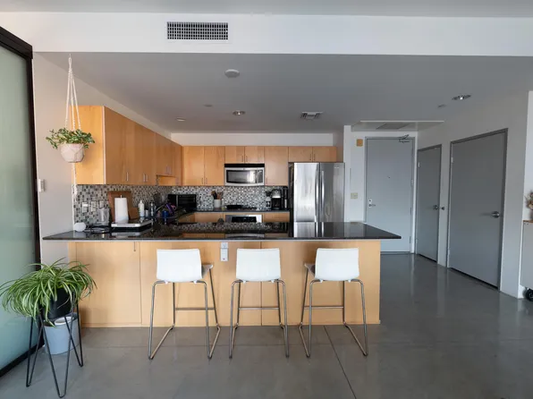 285 W 6th St APT 421, San Pedro, CA 90731