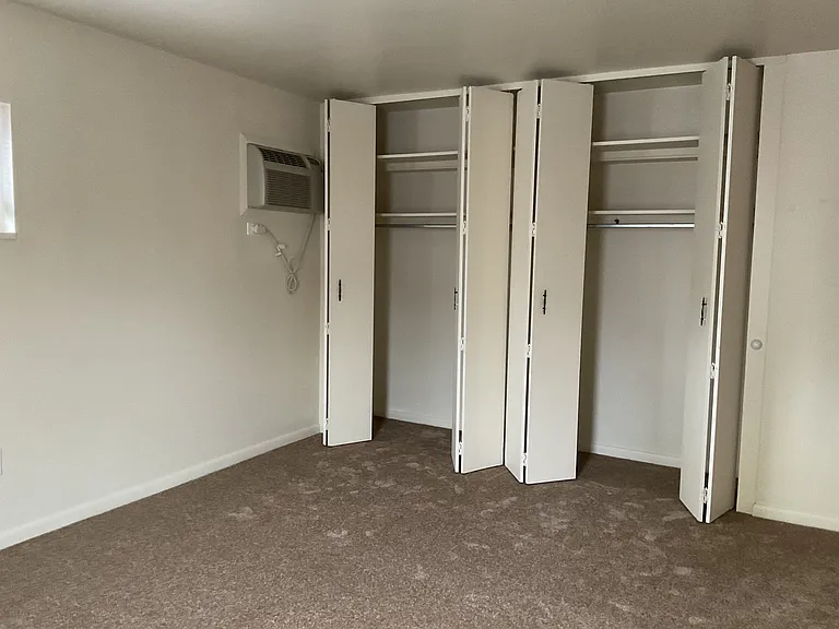 929 E Pleasant Ave — Photo 5