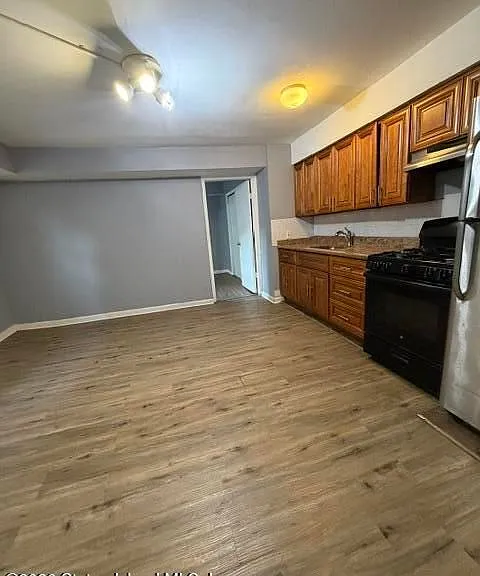 423 Lisk Ave — Photo 5