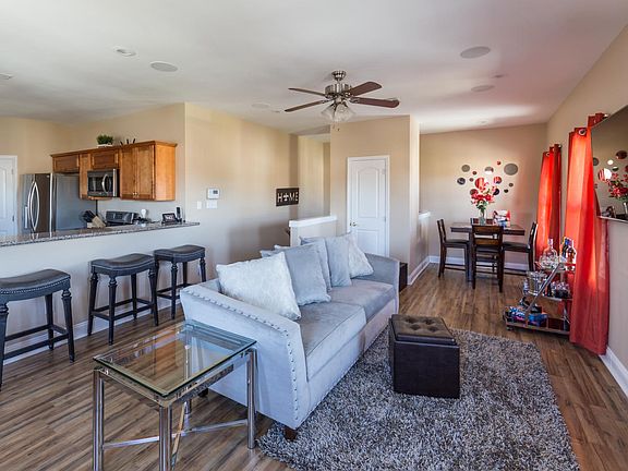 2nd image of 4917 Demontluzin St