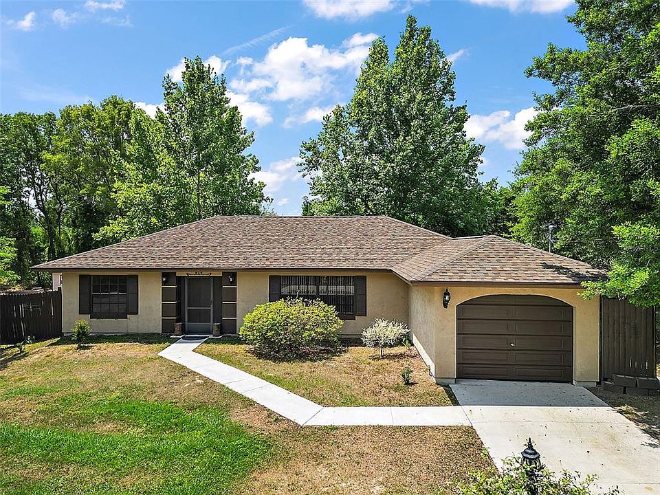 1st image of 8 Oak Circle Crse