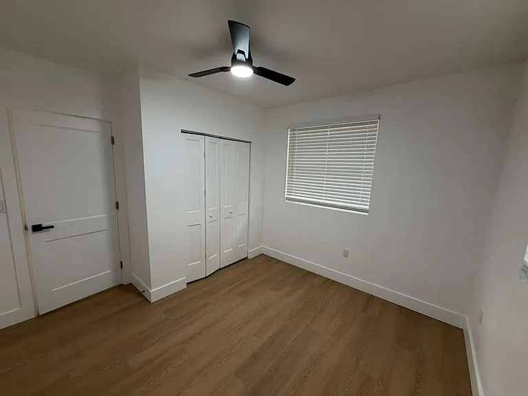 1802 E Diana St — Photo 5