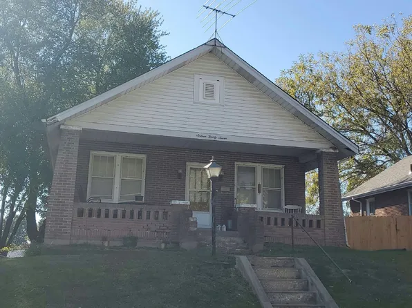 1627 Gallaher Ave, Saint Charles, MO 63301