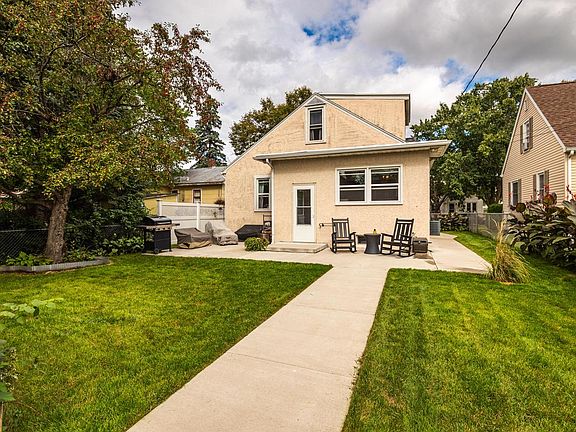 3rd image of 2318 Ferry STREET
