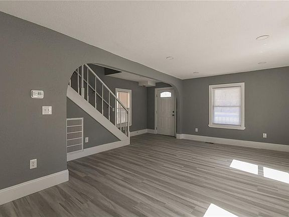 2nd image of 207 S 7th St