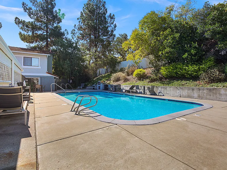 Foothill - Twin Creeks Condos — Photo 19