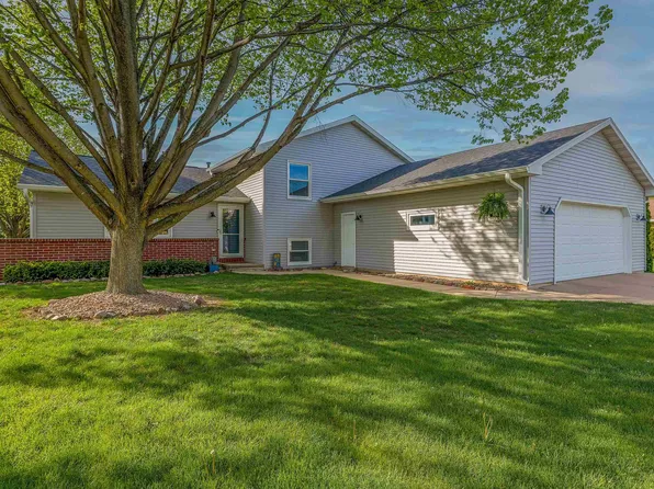 2822 Ruschfield Dr, Oshkosh, WI 54904