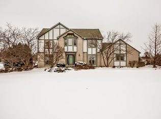 3146 Golfview Dr, Saline, MI 48176