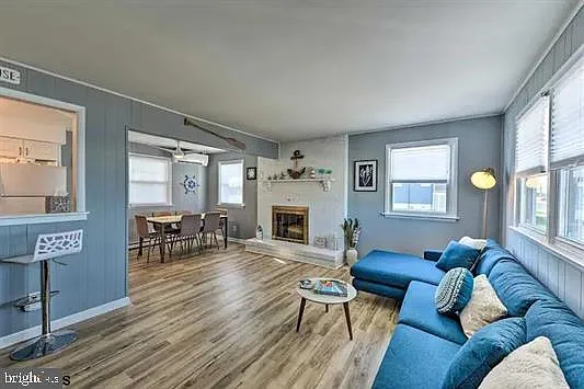2 bed, 1.0 bath, 1708 sqft, $2,500 — Photo 4