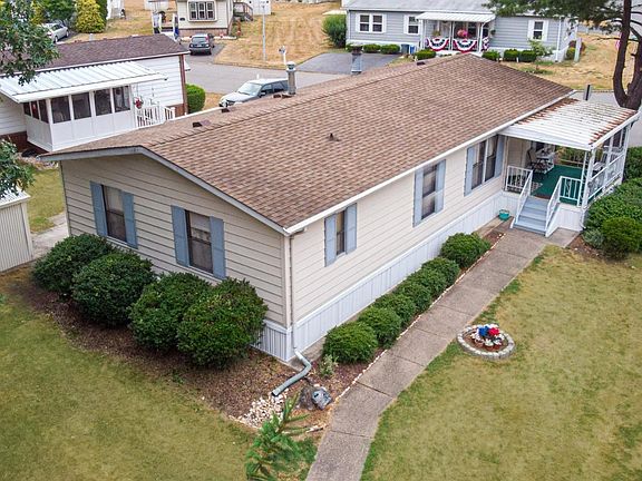 2nd image of 139 Village Dr W