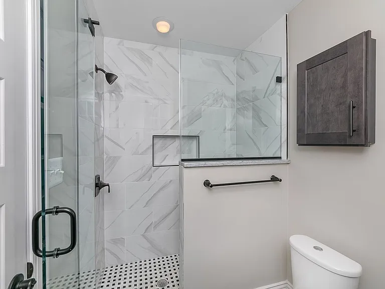 814 Cathedral St — Photo 10