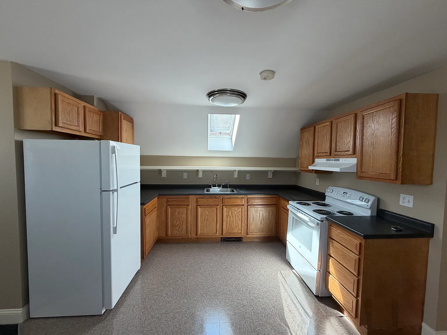 1 bed, 715 sqft, $1,065 — Photo 1
