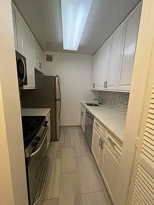 Rented by Yoram Adin, LREB | media 8