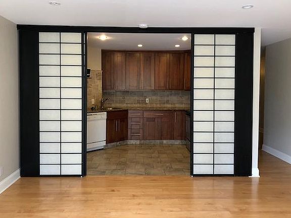 3rd image of 1144 Green St