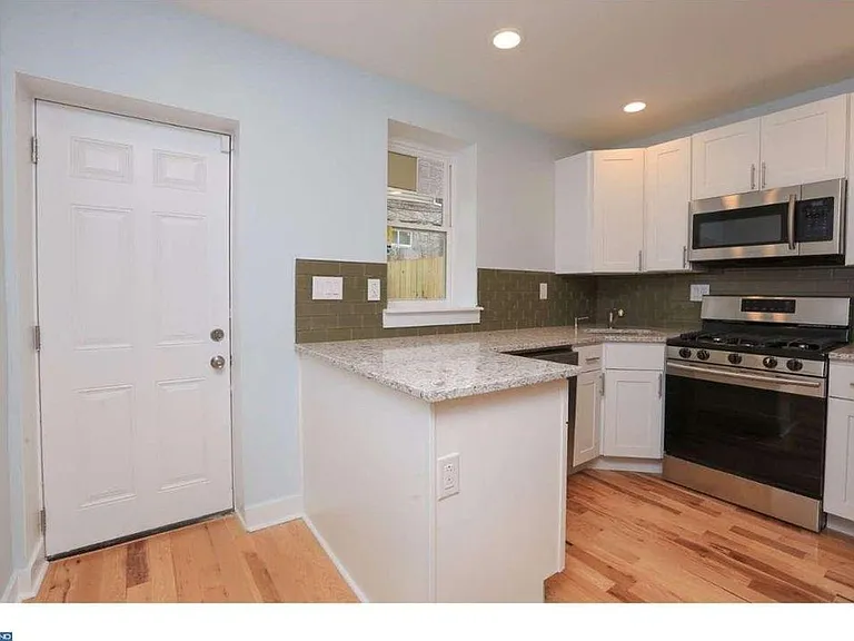 1247 N Dover St — Photo 6