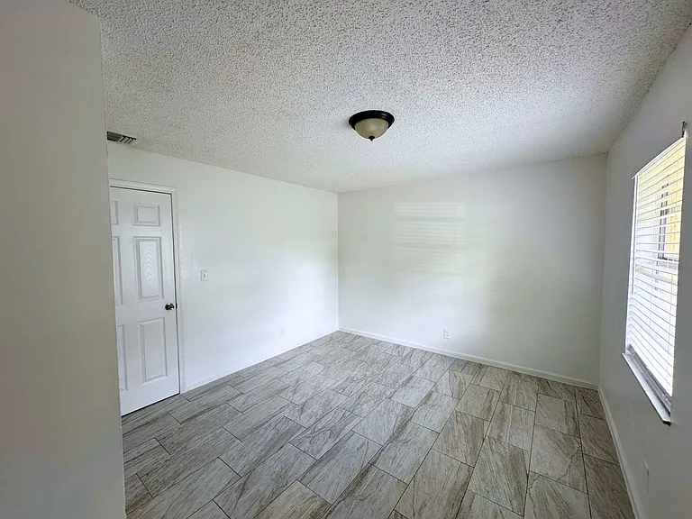 692 Neil Rd #702 — Photo 10