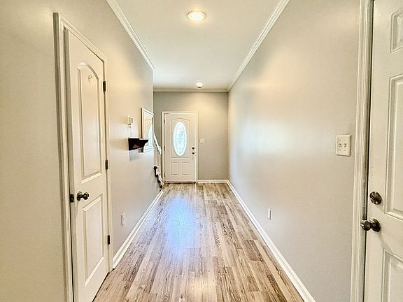 4th image of 4205 Dartmouth St