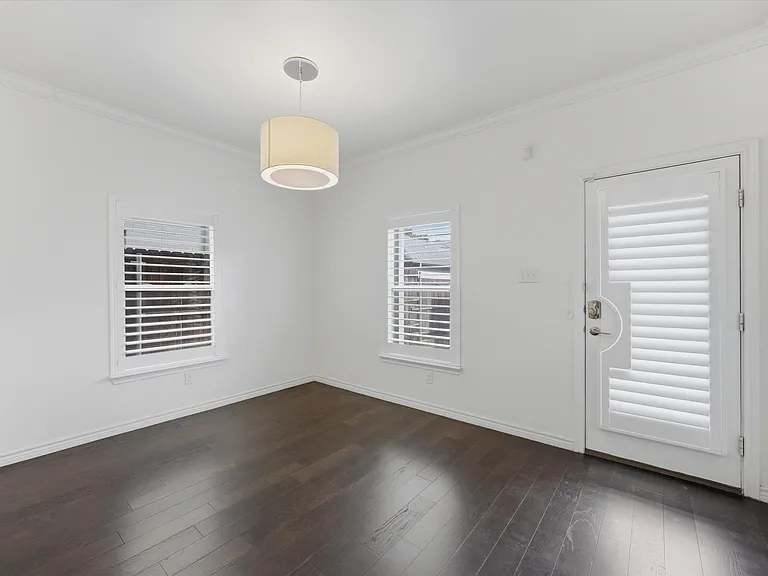 3406 W 4th St — Photo 8