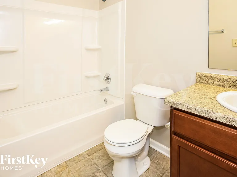 1301 Greenbriar Way — Photo 13