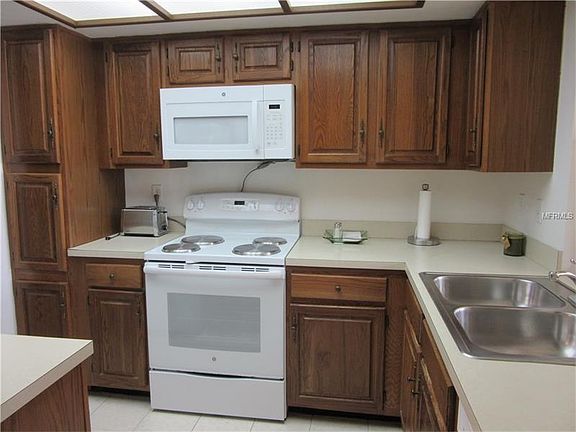 4th image of 13604 S Village Dr #2305