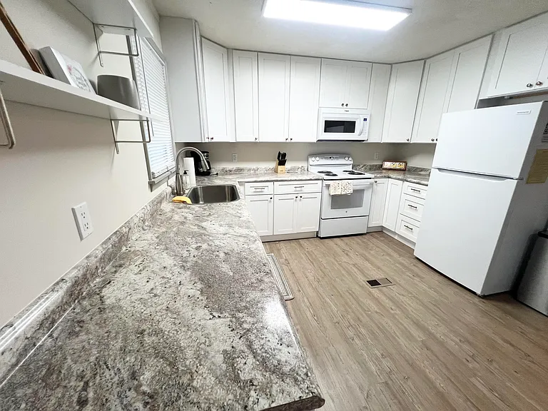 226 Stephens Rd — Photo 14