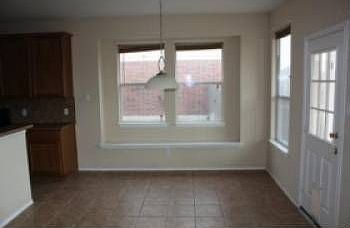 4th image of 18704 Royal Pointe Dr
