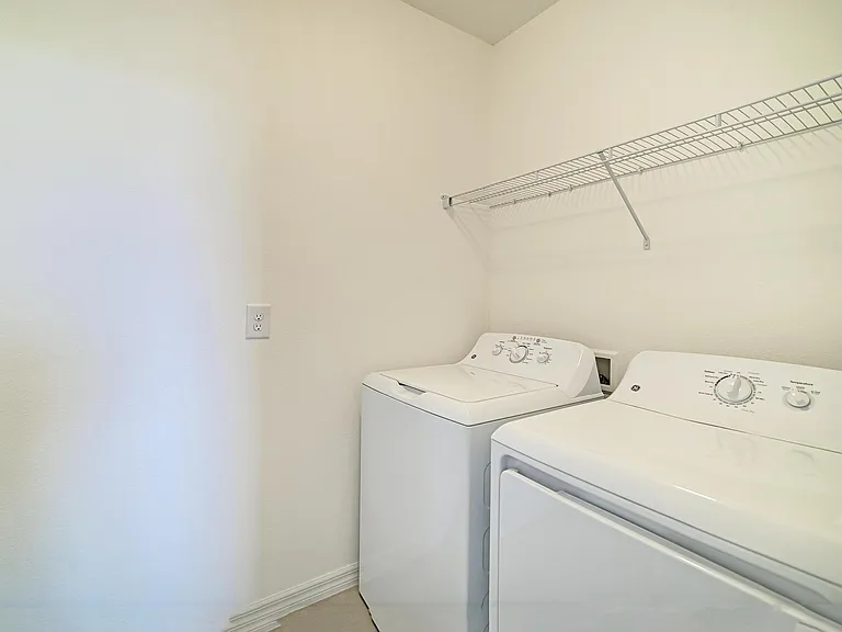 2206 Washington Palm Ct — Photo 12