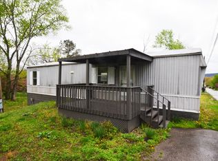 15 S Winn Ave, Irvine, KY 40336