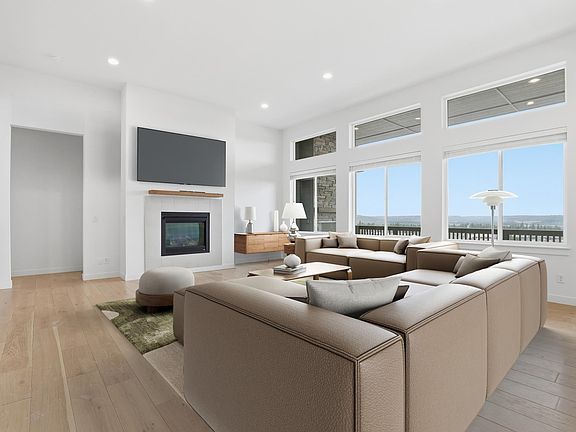 2nd image of 4738 W Lex Ave