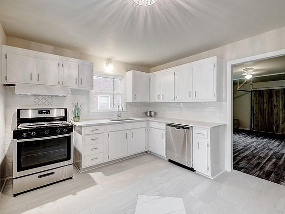 4th image of 2937 Christie Pl