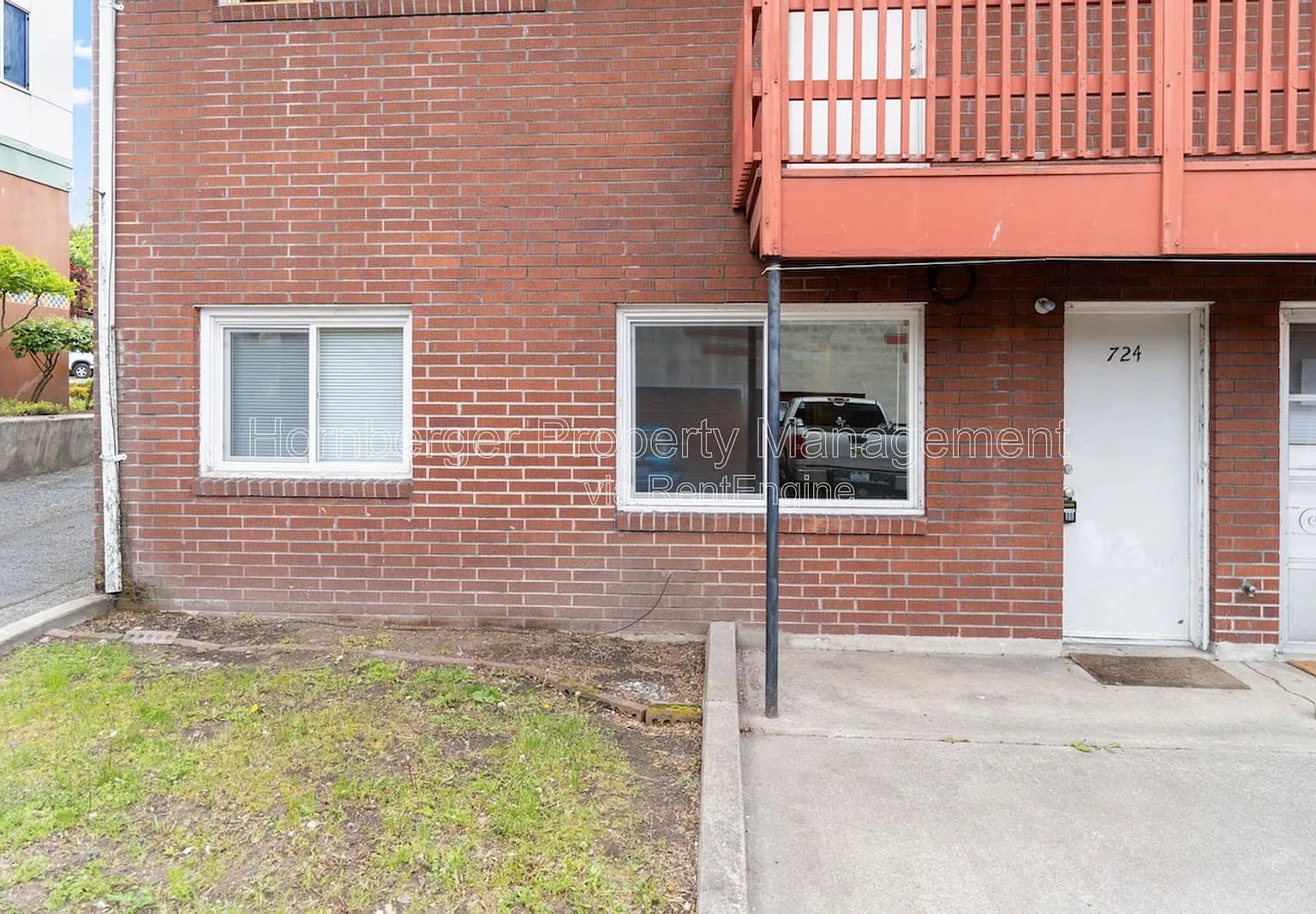 1 bed, 1.0 bath, 750 sqft, $895 — Photo 2