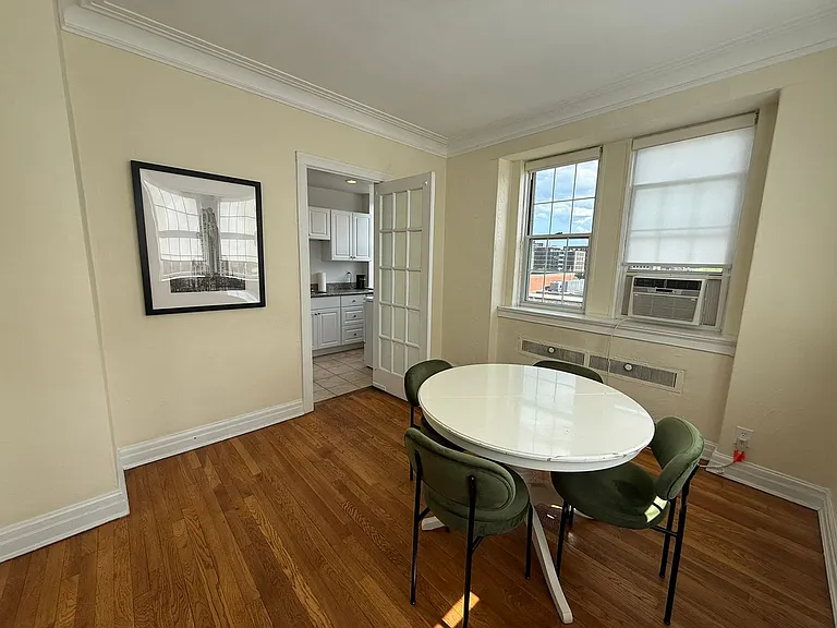 New King Edward Apartments — Photo 400