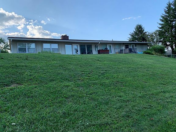 5th image of 156 Crestwood Dr