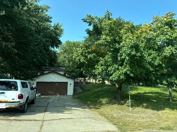 6266 White Dr, Prior Lake, MN 55372