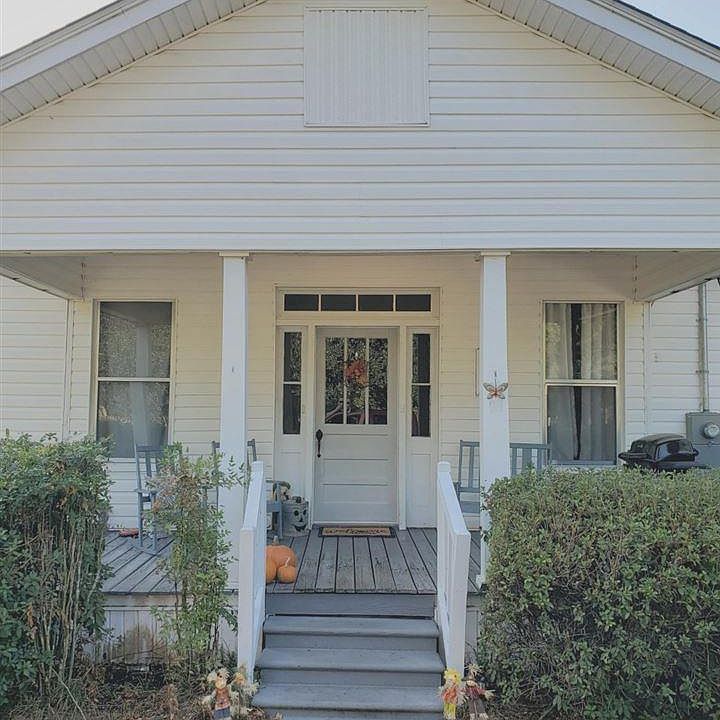 1st image of 61 Bradley St