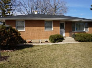 2600 Theresa Ave, Waukegan, IL 60085