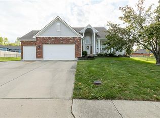 821 S Morgan Dr, Peculiar, MO 64078