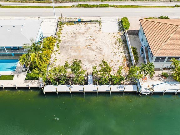 3rd image of 9966 Aviation Blvd