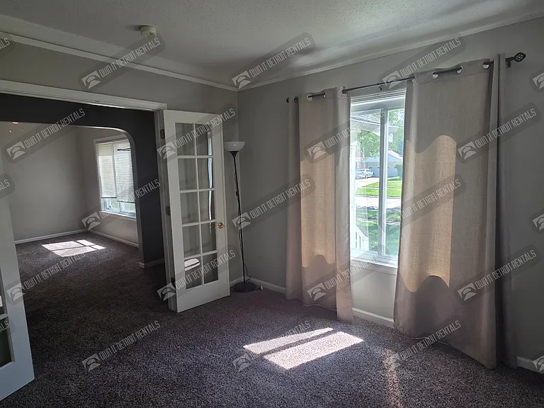 22889 Oakwood Ave — Photo 11