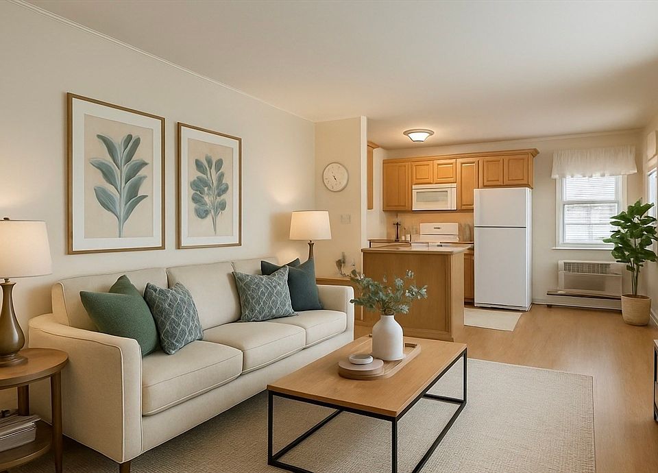 1st image of 126 Bishop Dr #126