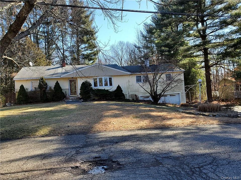 2nd image of 11 Bellows Ln